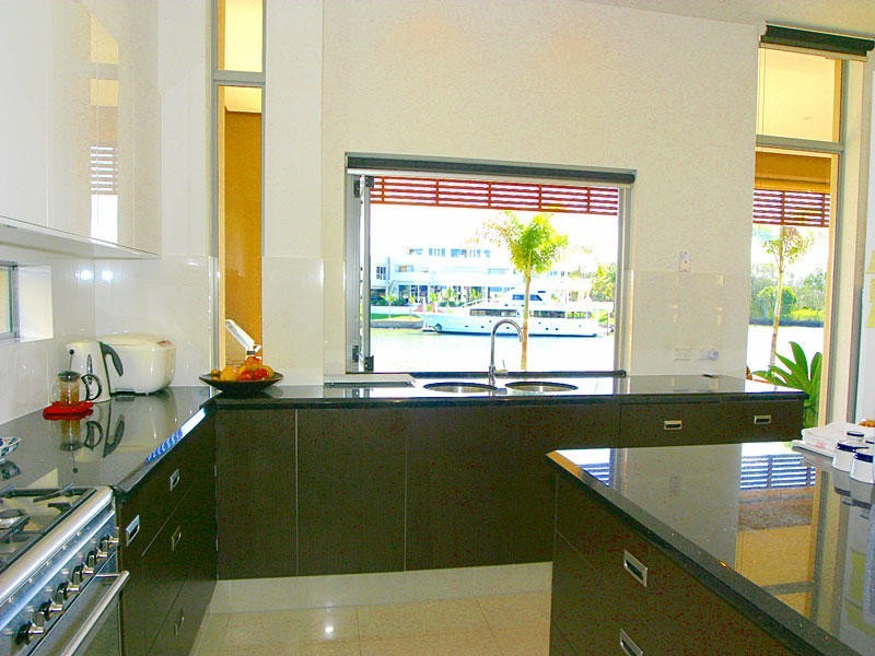 1671 Riverdale Drive, Hope Island QLD 4212