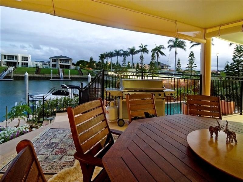 2639 Yanderra Close, Hope Island QLD 4212