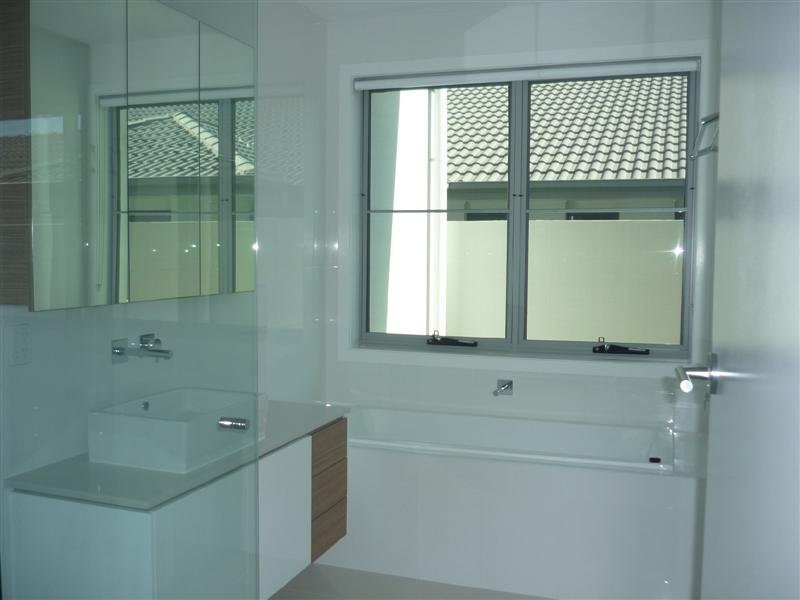 Hope Island QLD 4212
