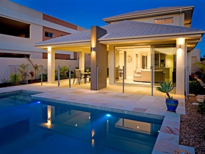 2542 Gracemere Circuit West, Hope Island QLD 4212