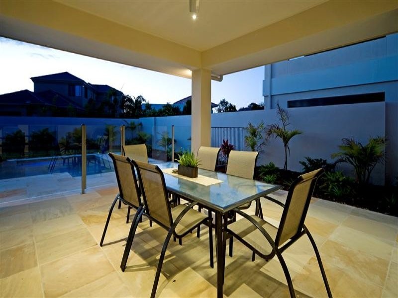 2542 Gracemere Circuit West, Hope Island QLD 4212