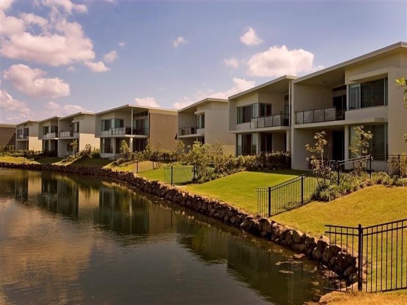 7504 Springfield Drive, Hope Island QLD 4212