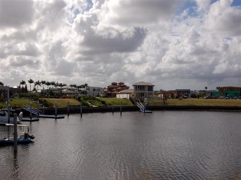 L15 Glengallon Way  North, Hope Island QLD 4212