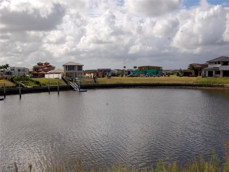 L15 Glengallon Way  North, Hope Island QLD 4212