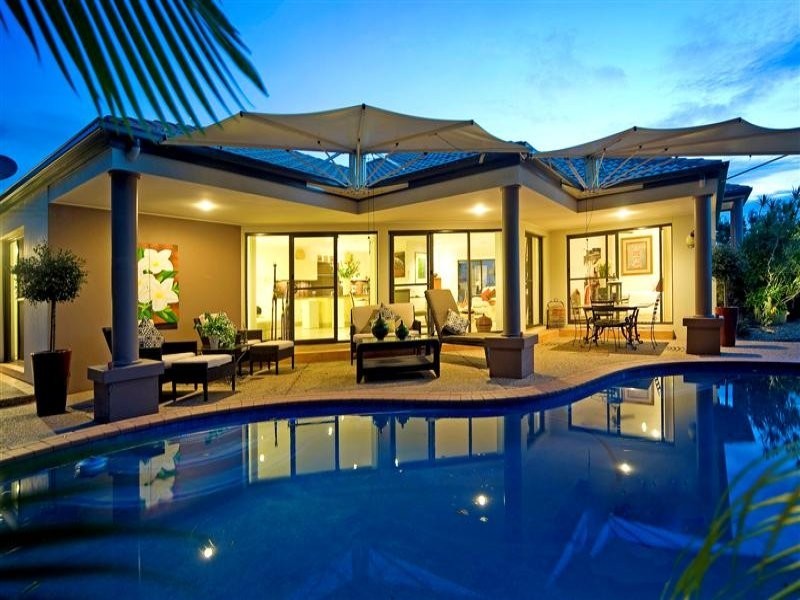 2005 Gracemere Drive, Hope Island QLD 4212