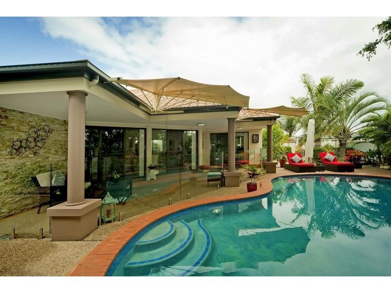 2005 Gracemere Drive, Hope Island QLD 4212