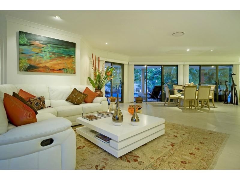 2005 Gracemere Drive, Hope Island QLD 4212