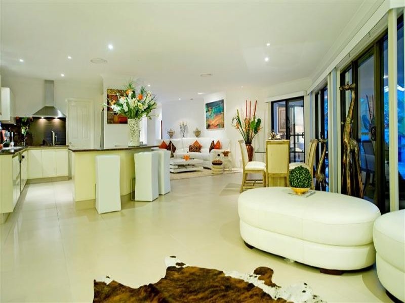 2005 Gracemere Drive, Hope Island QLD 4212