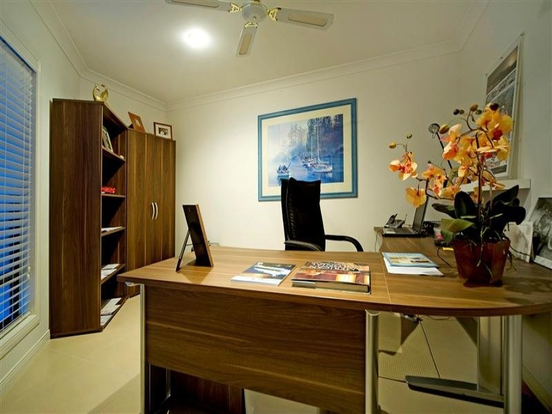 2005 Gracemere Drive, Hope Island QLD 4212