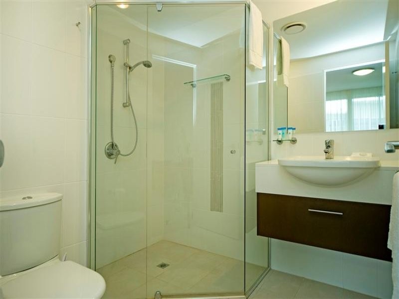 1309 Azzura Greens, 2 Activa Way, Hope Island QLD 4212