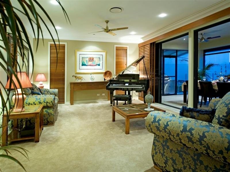 2322 Cressbrook Drive, Hope Island QLD 4212