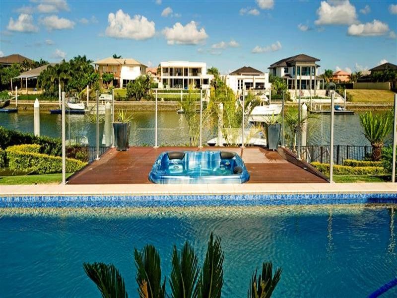 2322 Cressbrook Drive, Hope Island QLD 4212