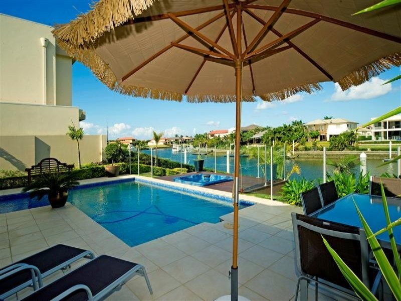 2322 Cressbrook Drive, Hope Island QLD 4212