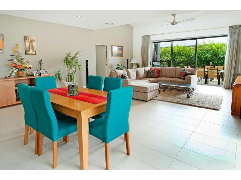 Hope Island QLD 4212