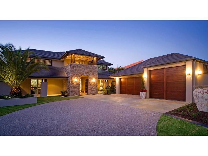 8216 Magnolia Drive, Hope Island QLD 4212