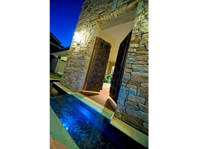 8216 Magnolia Drive, Hope Island QLD 4212