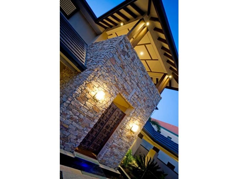 8216 Magnolia Drive, Hope Island QLD 4212