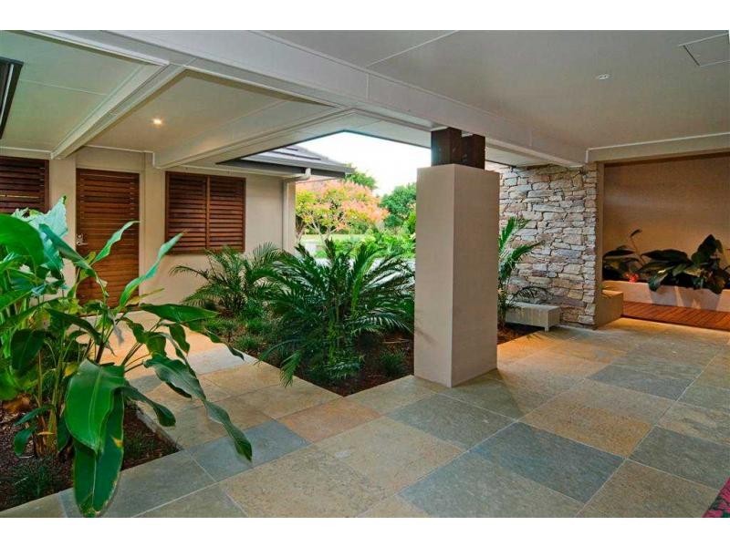 8216 Magnolia Drive, Hope Island QLD 4212