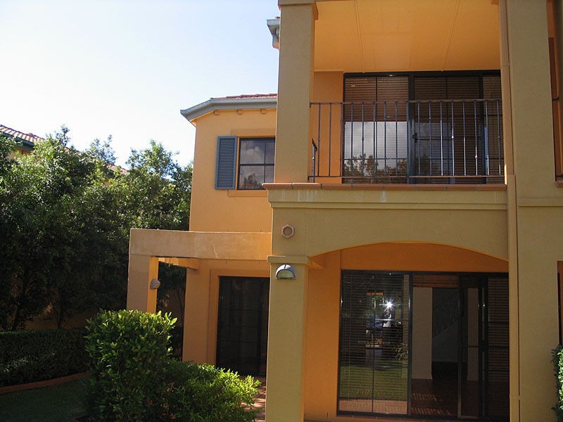 Hope Island QLD 4212