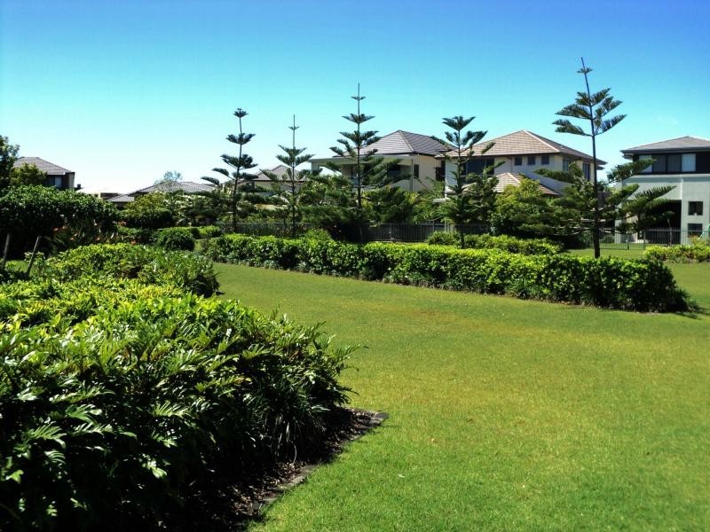 Hope Island QLD 4212