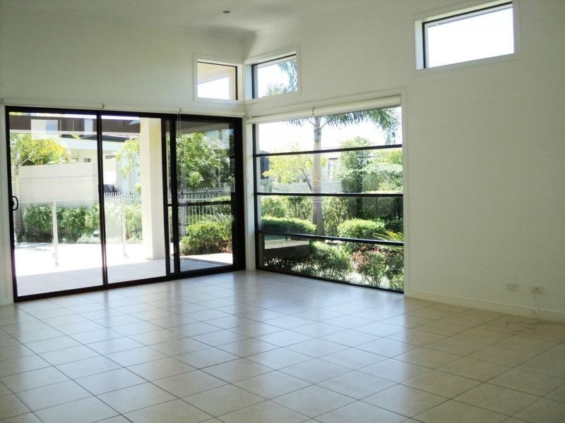 Hope Island QLD 4212