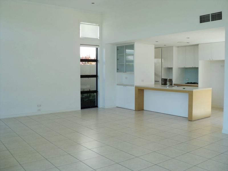 Hope Island QLD 4212