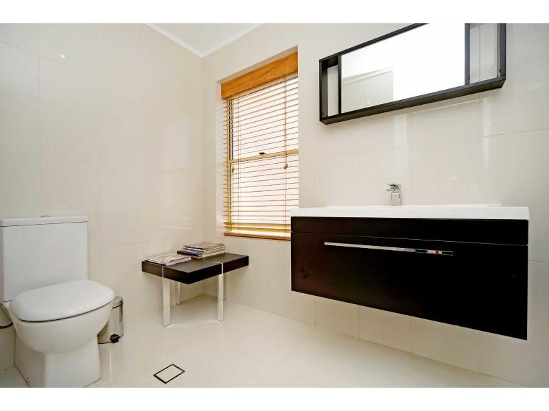1663 Riverdale Drive, Hope Island QLD 4212