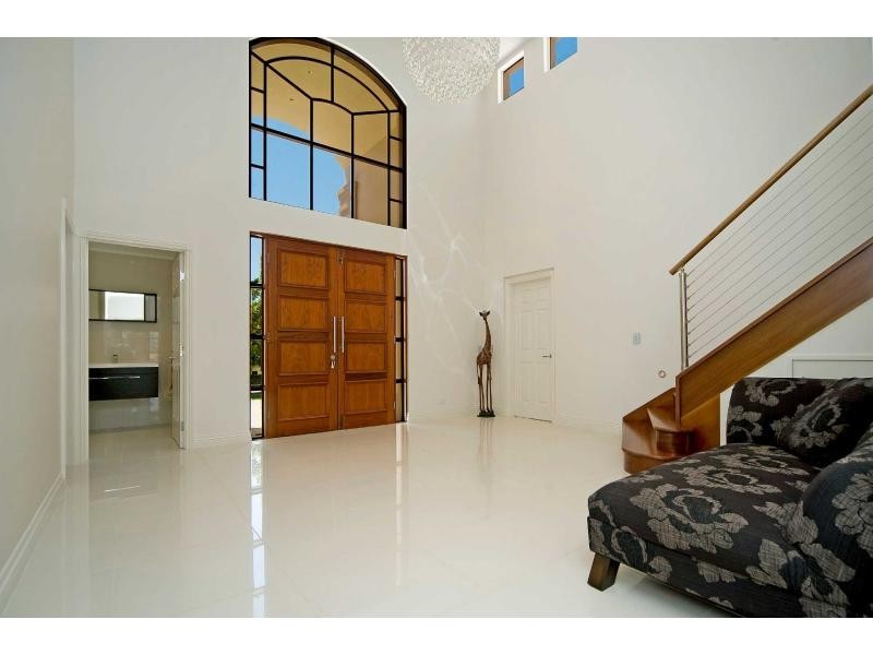 1663 Riverdale Drive, Hope Island QLD 4212