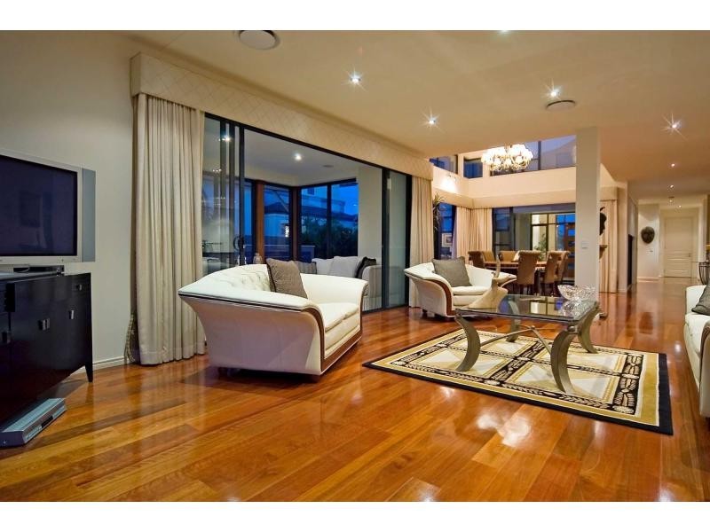 2505 Cressbrook Drive, Hope Island QLD 4212