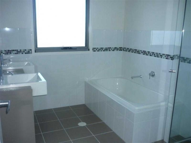 Pacific Pines QLD 4211