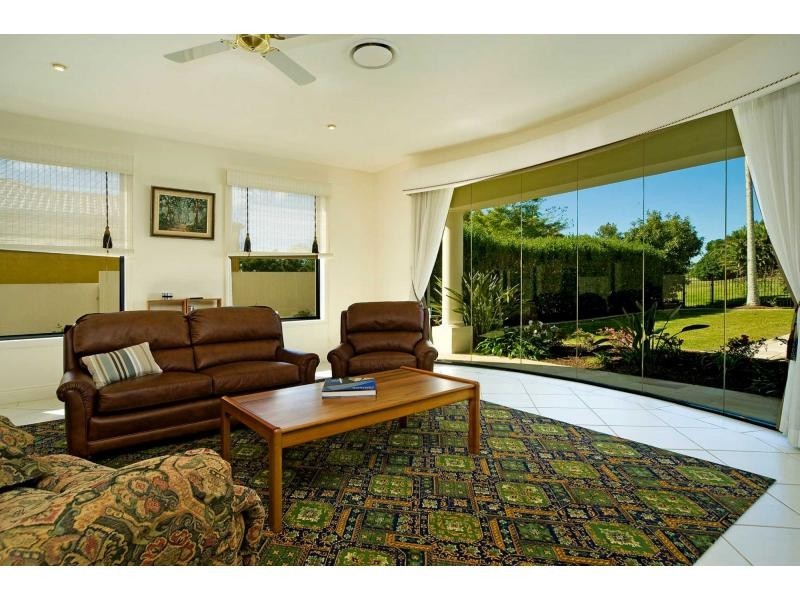 3163 Riverleigh Drive, Hope Island QLD 4212