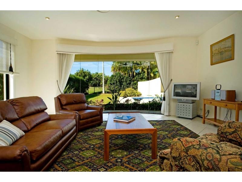 3163 Riverleigh Drive, Hope Island QLD 4212