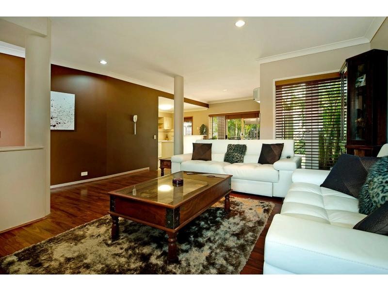 8102 Magnolia Drive, Hope Island QLD 4212