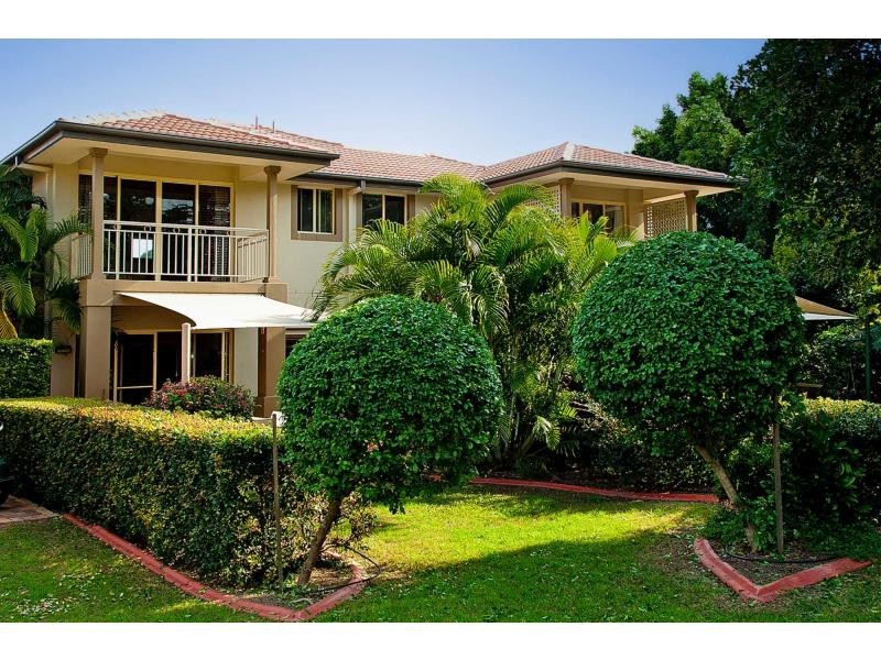 8102 Magnolia Drive, Hope Island QLD 4212