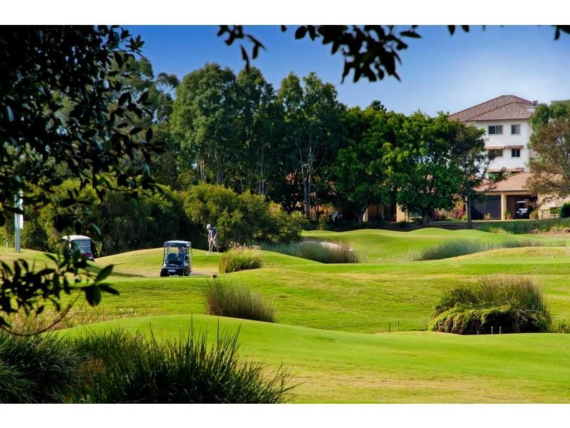 8102 Magnolia Drive, Hope Island QLD 4212