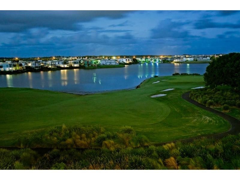 8428 Magnolia Drive, Hope Island QLD 4212