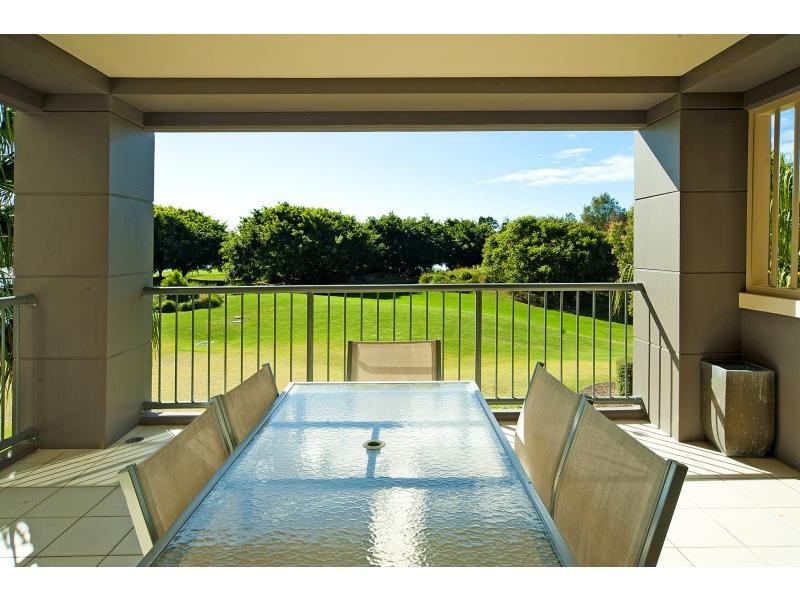 8428 Magnolia Drive, Hope Island QLD 4212