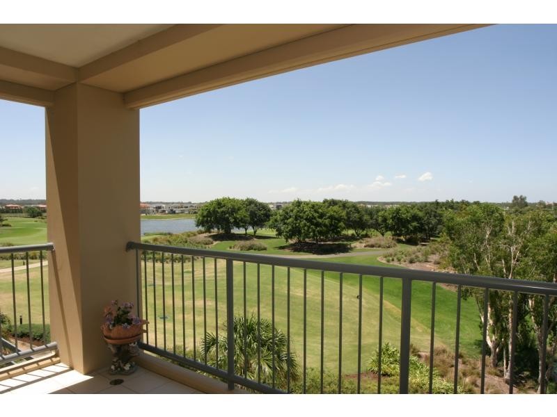 8435 Magnolia Drive East, Hope Island QLD 4212