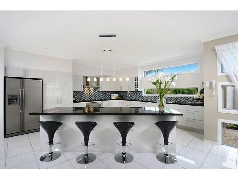 2201 Taromeo Court, Hope Island QLD 4212