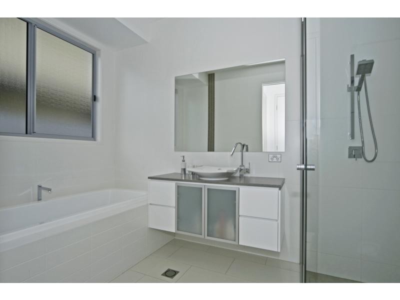 18 Coomera Court, River Links, Helensvale QLD 4212