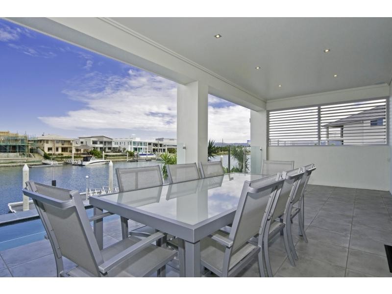 18 Coomera Court, River Links, Helensvale QLD 4212