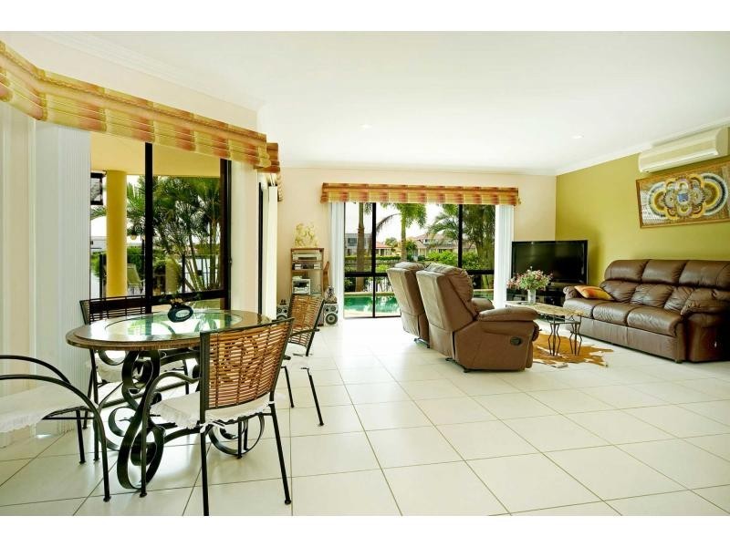 25 Windchimes Way, Hope Island QLD 4212