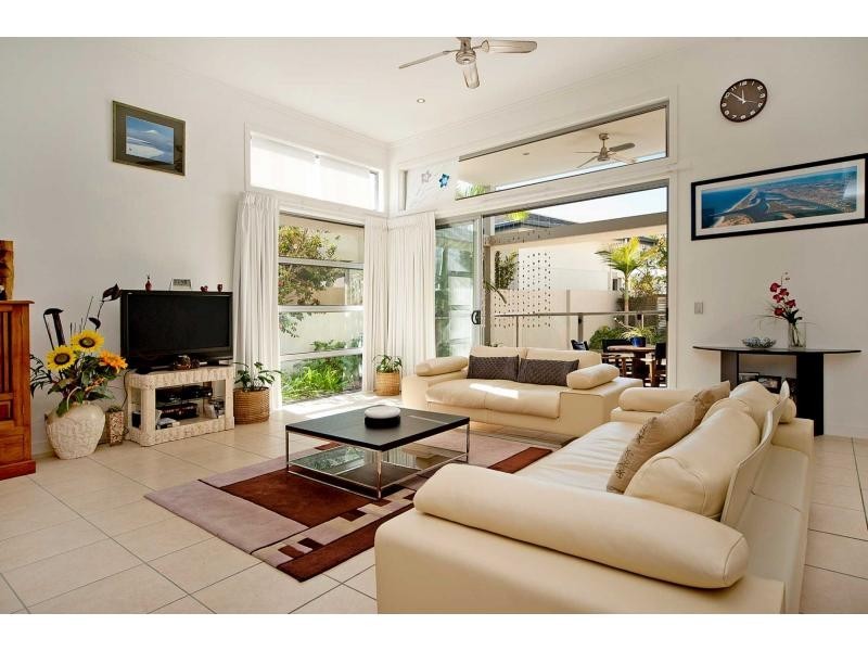 2819 Gracemere Drive, Hope Island QLD 4212