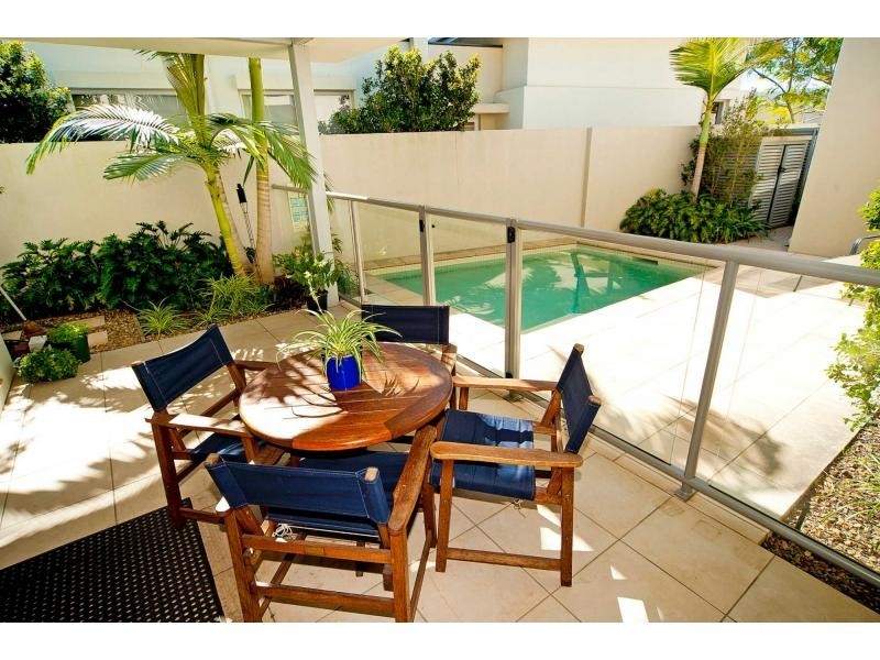 2819 Gracemere Drive, Hope Island QLD 4212