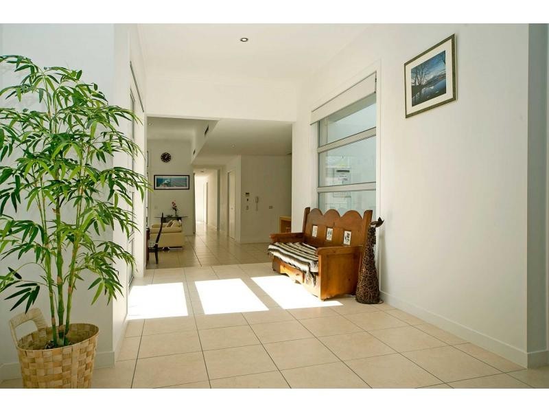 2819 Gracemere Drive, Hope Island QLD 4212