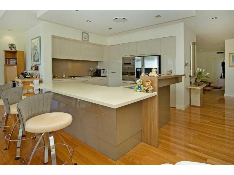 2251 Glengallon Way, Hope Island QLD 4212