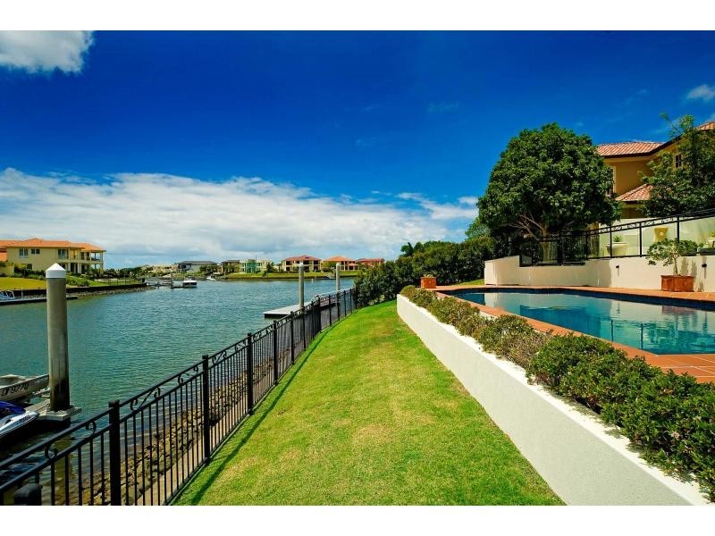 3113 Riverleigh Drive, Hope Island QLD 4212