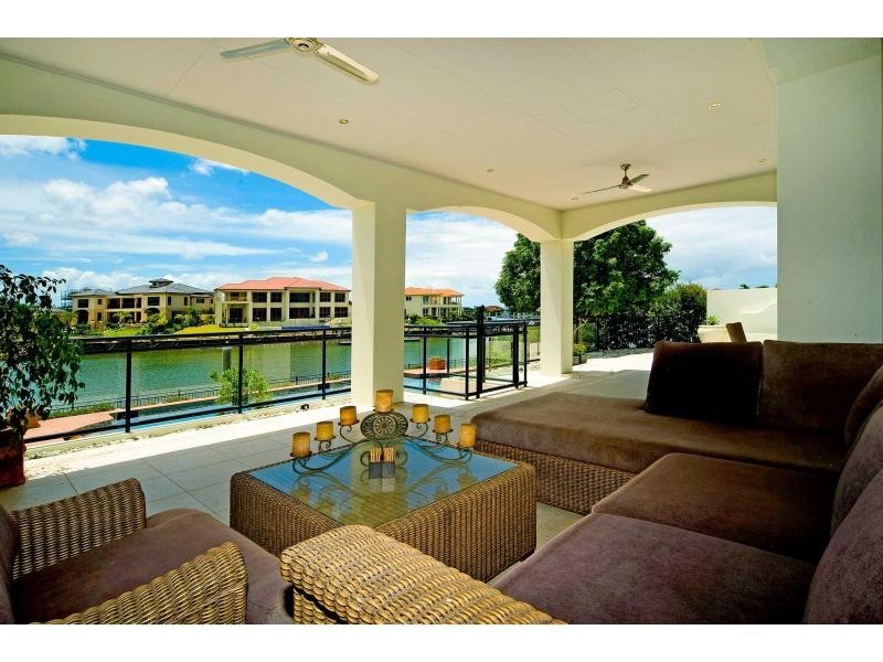 3113 Riverleigh Drive, Hope Island QLD 4212