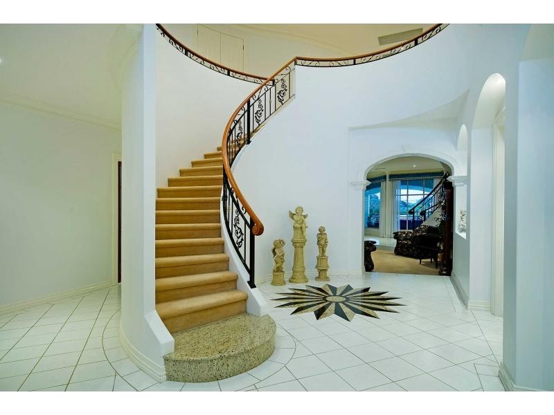 3113 Riverleigh Drive, Hope Island QLD 4212