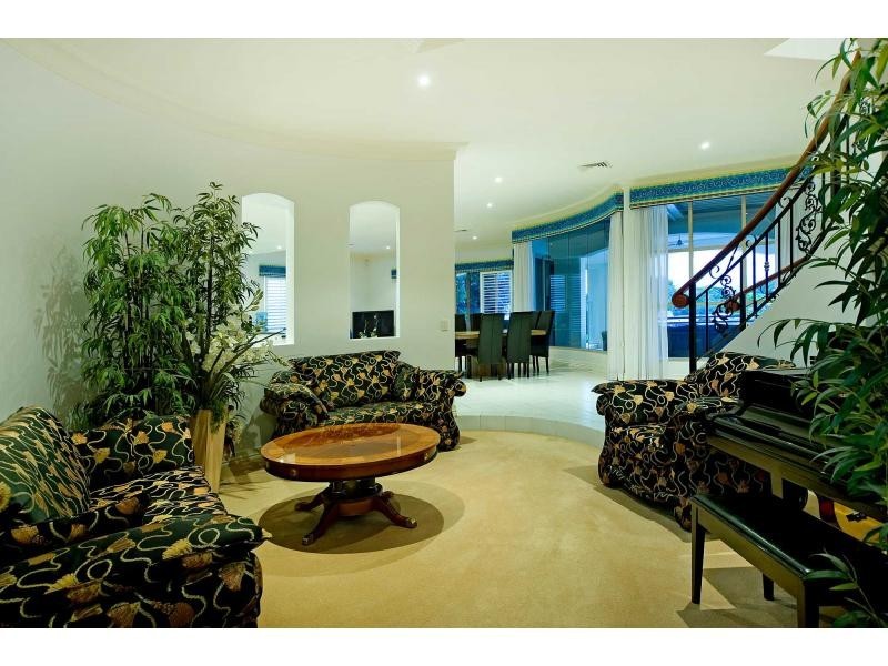 3113 Riverleigh Drive, Hope Island QLD 4212